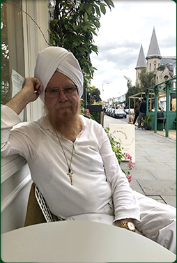 Guru Singh at Cafe